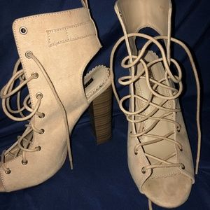 Cute Liliana Tan Strappy Heels Size 8